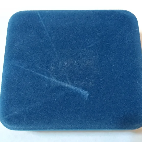 Jackie Kennedy Simulated Tanzanite Square Crystal Hinged Bracelet - Picture 7 of 7